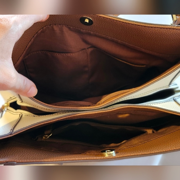 EUC Liz Claiborne Tote, Tan and Cream Purse, Liz Claiborne Purse, Two Toned Bag - Picture 13 of 16